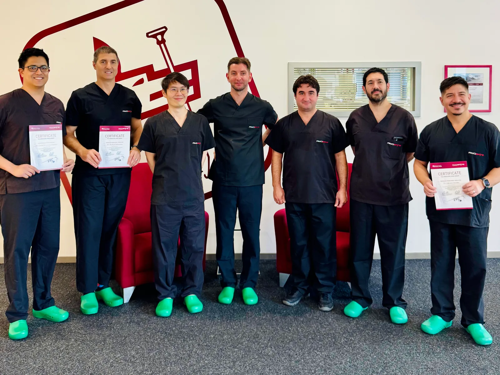 Dr. Adrián Zárate Azócar con certificación del curso avanzado de cirugía endoscópica cervical de columna, Richard Wolf Academy, Alemania 2024
